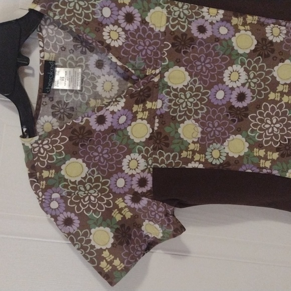 Cherokee scrub top women's size XS EUC - Picture 3 of 5